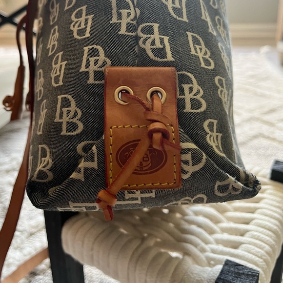 Dooney & Bourke Signature Crossbody Satchel Tulip Tote - Picture 5 of 16